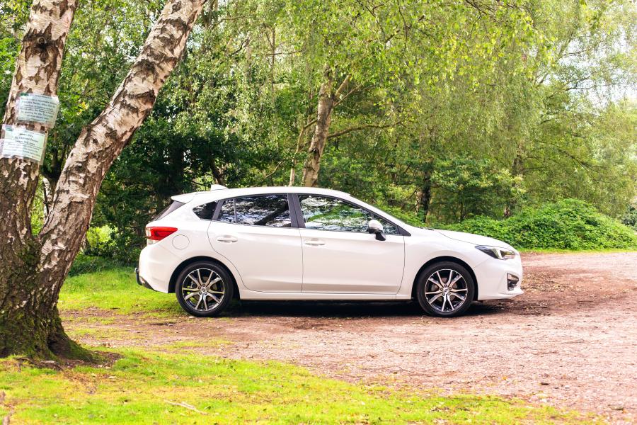  Subaru Impreza 5-Door 2017 года  (UK) (фото 7 из 12)
